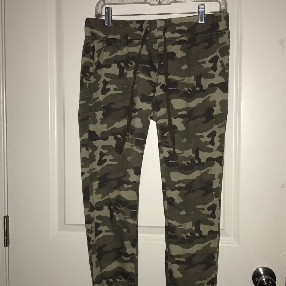 Women Camouflage (dark green) joggers